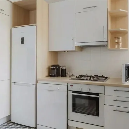 5br Champs Elysees Marbeuf Apartment